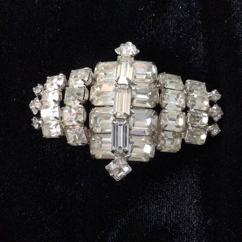 Vintage Weiss Brooch